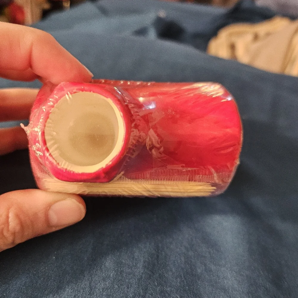 NEW Toothpick Holder Red Barn Ceramic‎